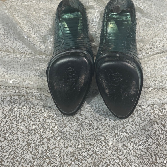 Brian Atwood platform teal croc pump - Picture 3 of 4